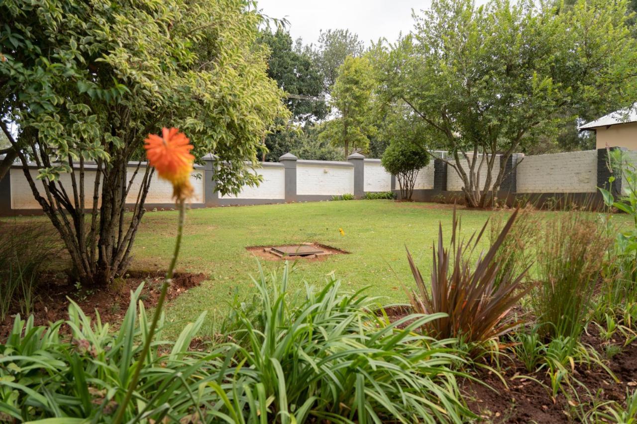 Rueby'S Guesthouse Dullstroom Exterior foto